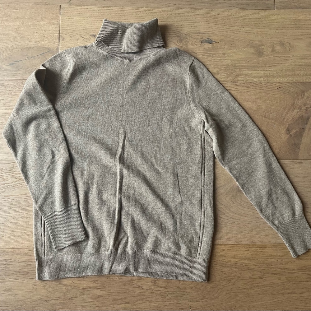 Banana Republic turtleneck wool sweater